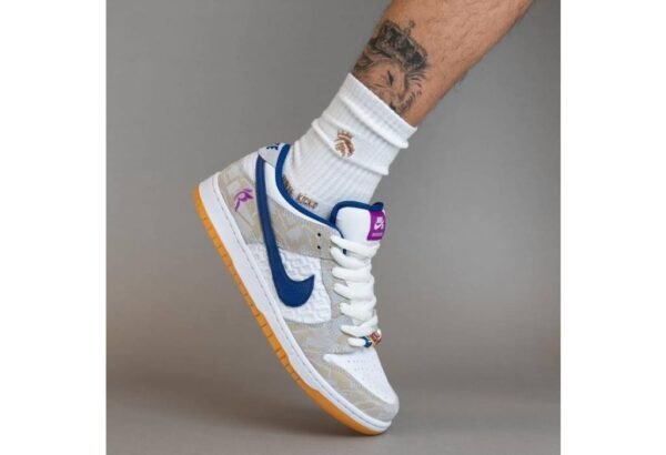 Nike SB Dunk Low...