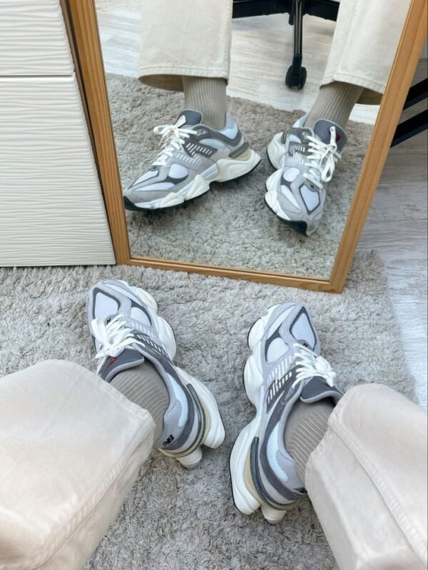 New Balance 9060...