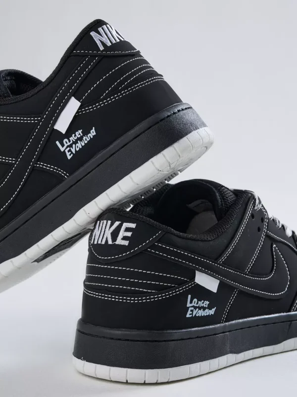 Nike SB Dunk Low...