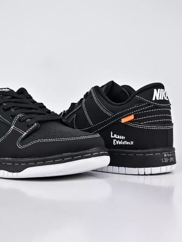 Nike SB Dunk Low...