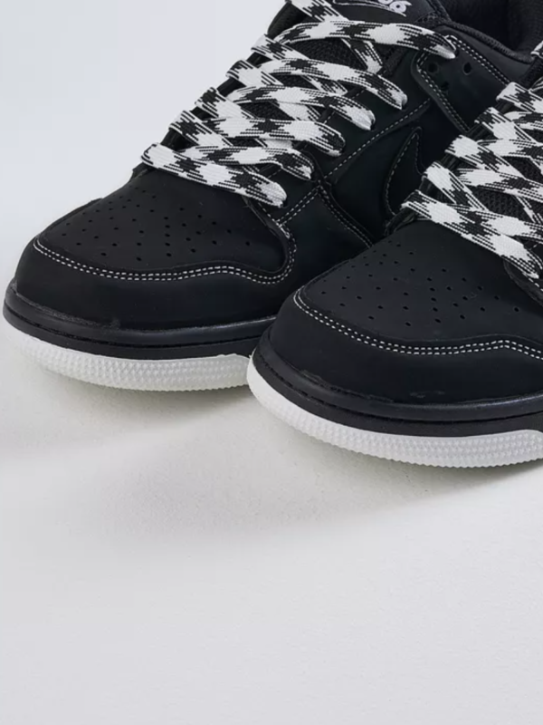 Nike SB Dunk Low...