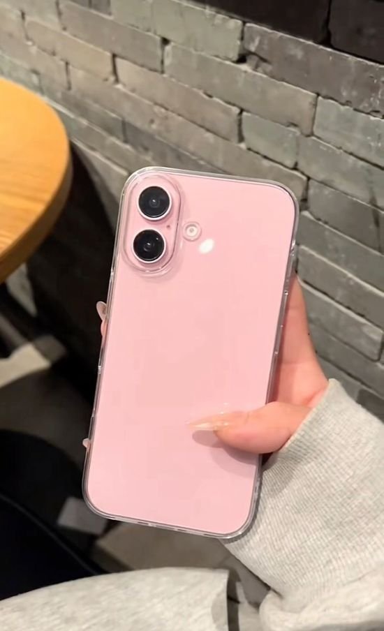 iPhone 16
